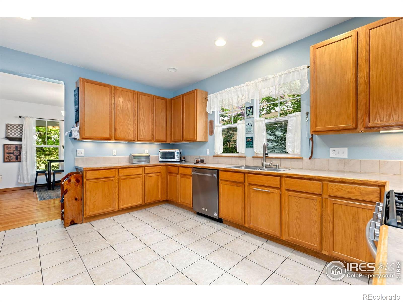 MLS Image #12 for 633  deerwood drive,longmont, Colorado