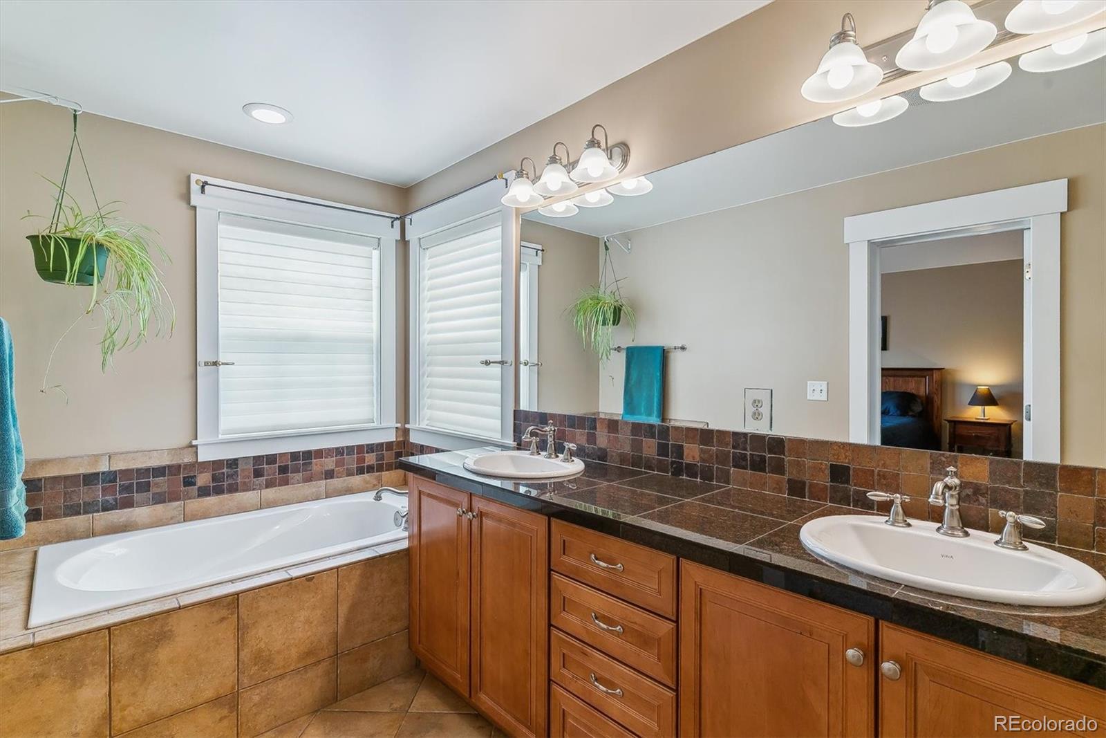 MLS Image #18 for 1160 s sherman street,denver, Colorado