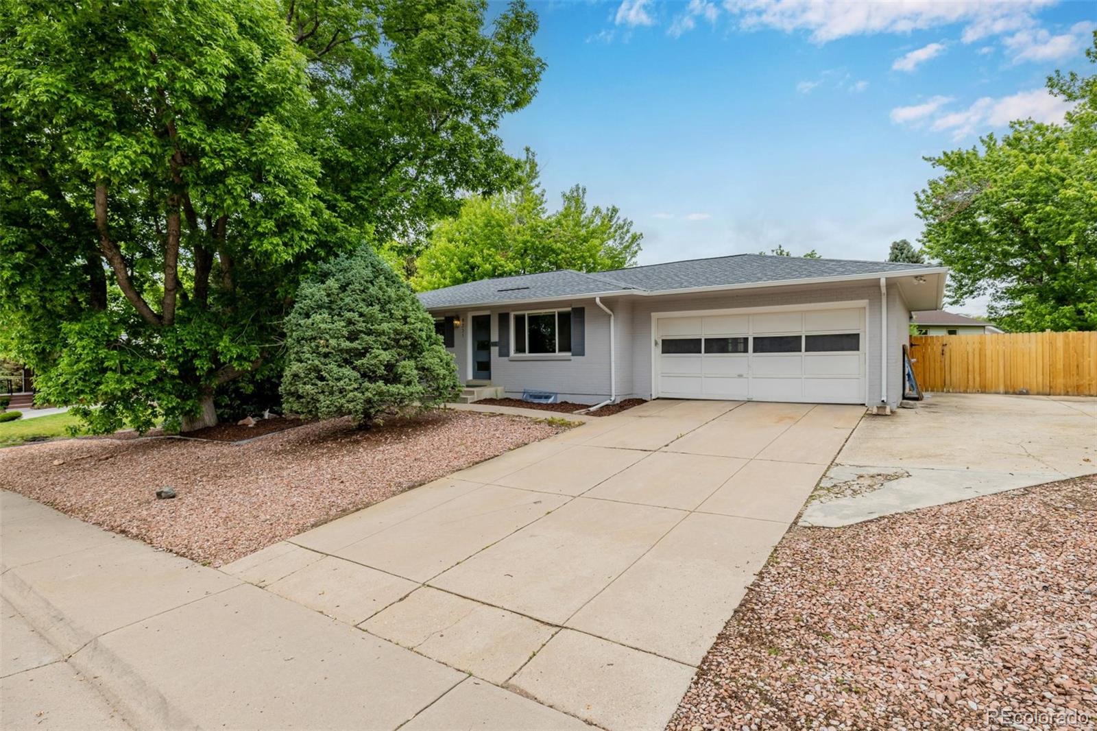 MLS Image #4 for 8231 e lehigh drive,denver, Colorado