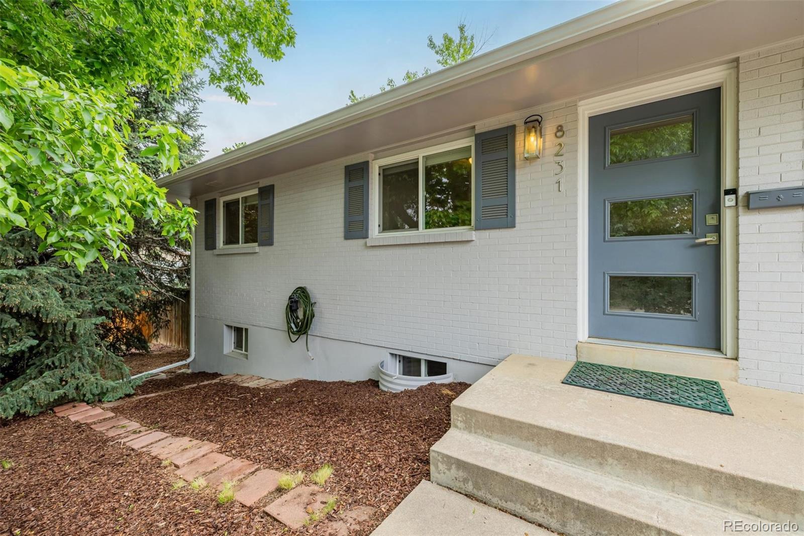 MLS Image #7 for 8231 e lehigh drive,denver, Colorado