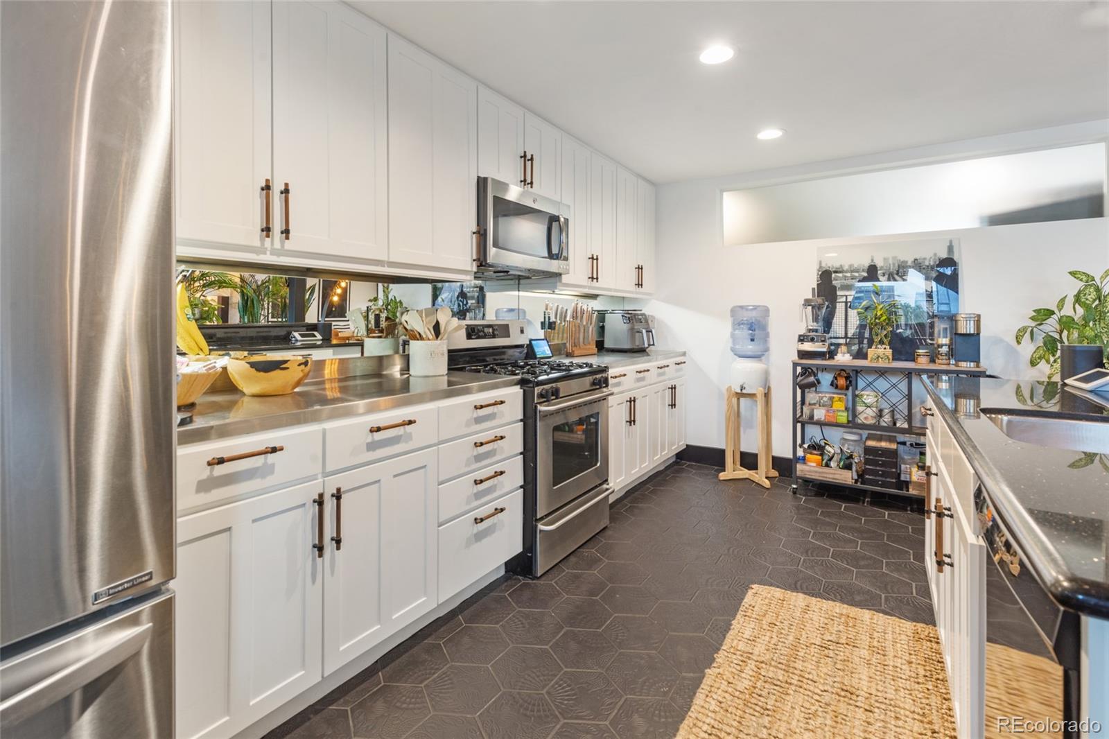 MLS Image #6 for 1203  24th street,denver, Colorado