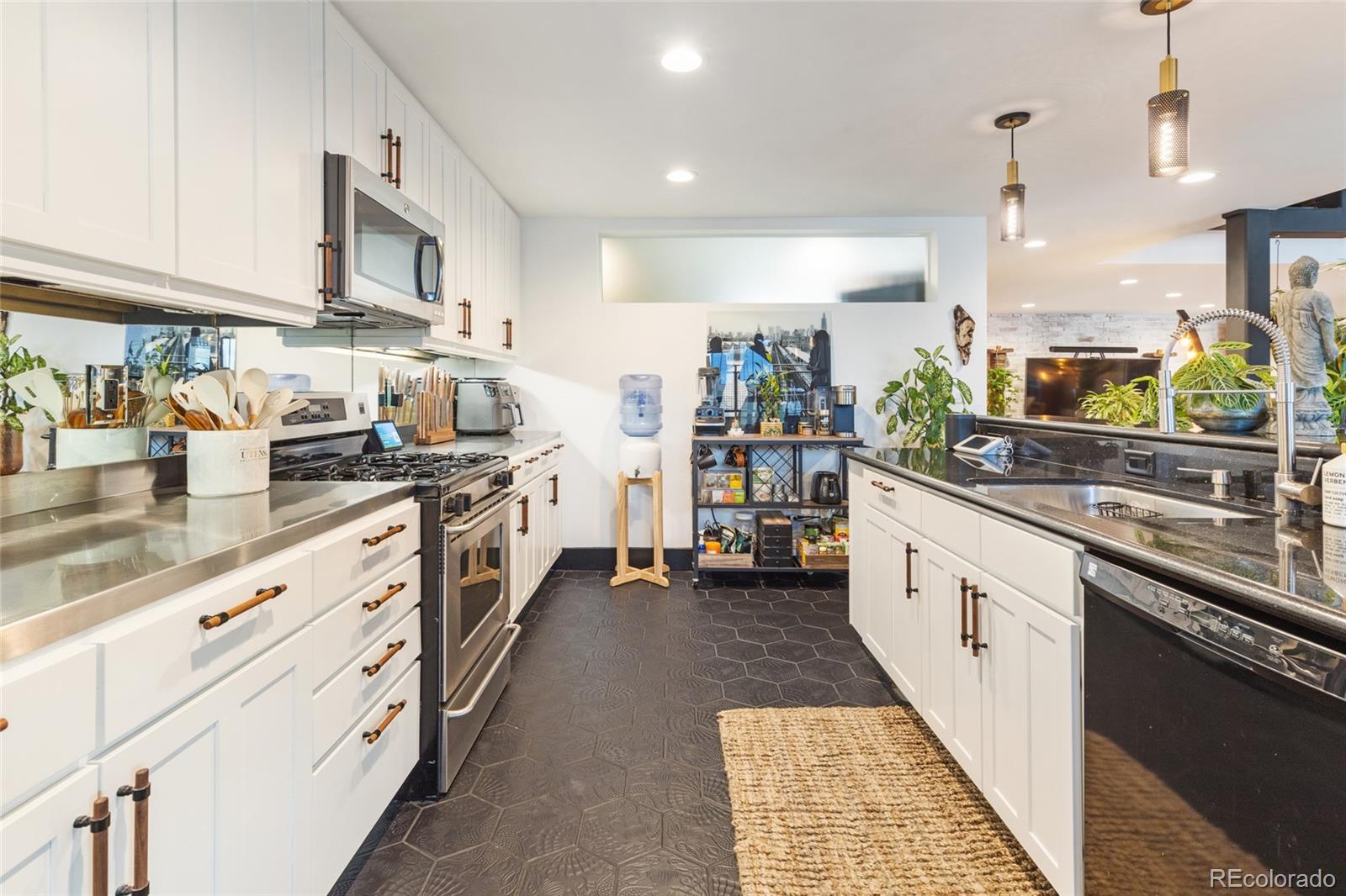 MLS Image #7 for 1203  24th street,denver, Colorado