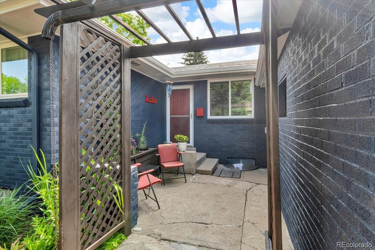 MLS Image #3 for 1648 s locust street,denver, Colorado