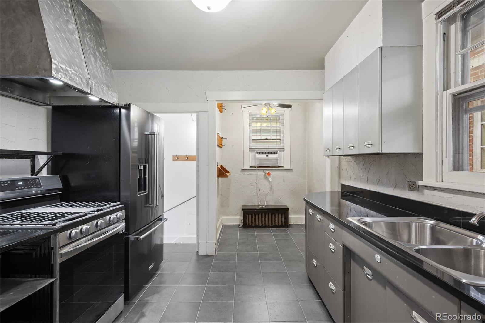 MLS Image #17 for 346 n corona street,denver, Colorado