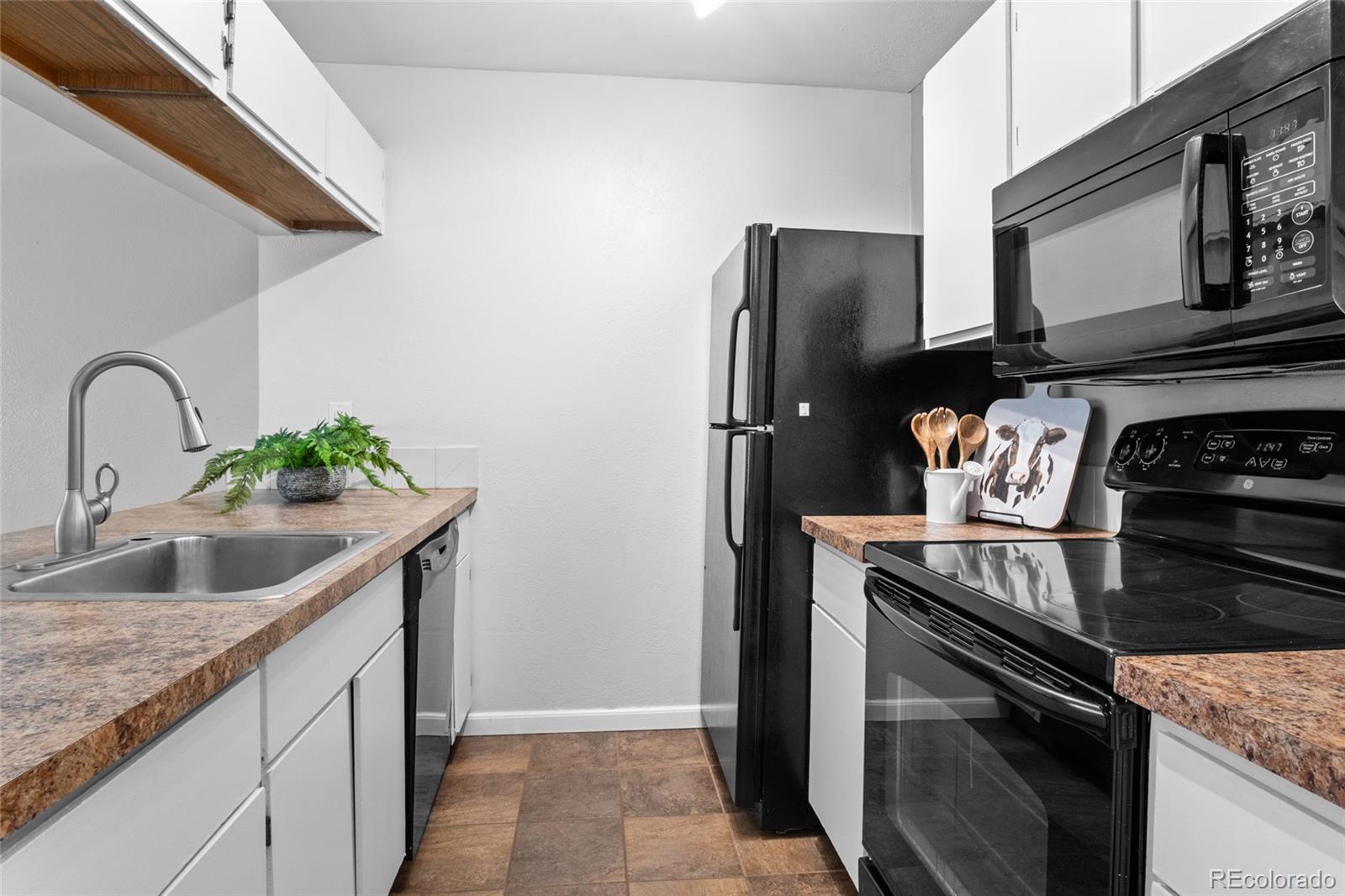 MLS Image #5 for 532  oakwood drive,castle rock, Colorado