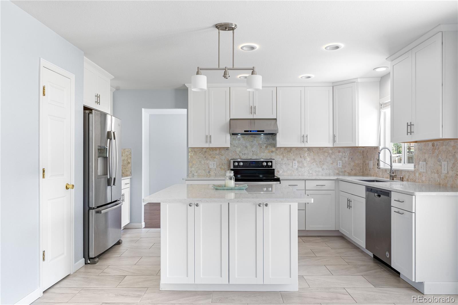 MLS Image #8 for 19410 e ithaca place,aurora, Colorado
