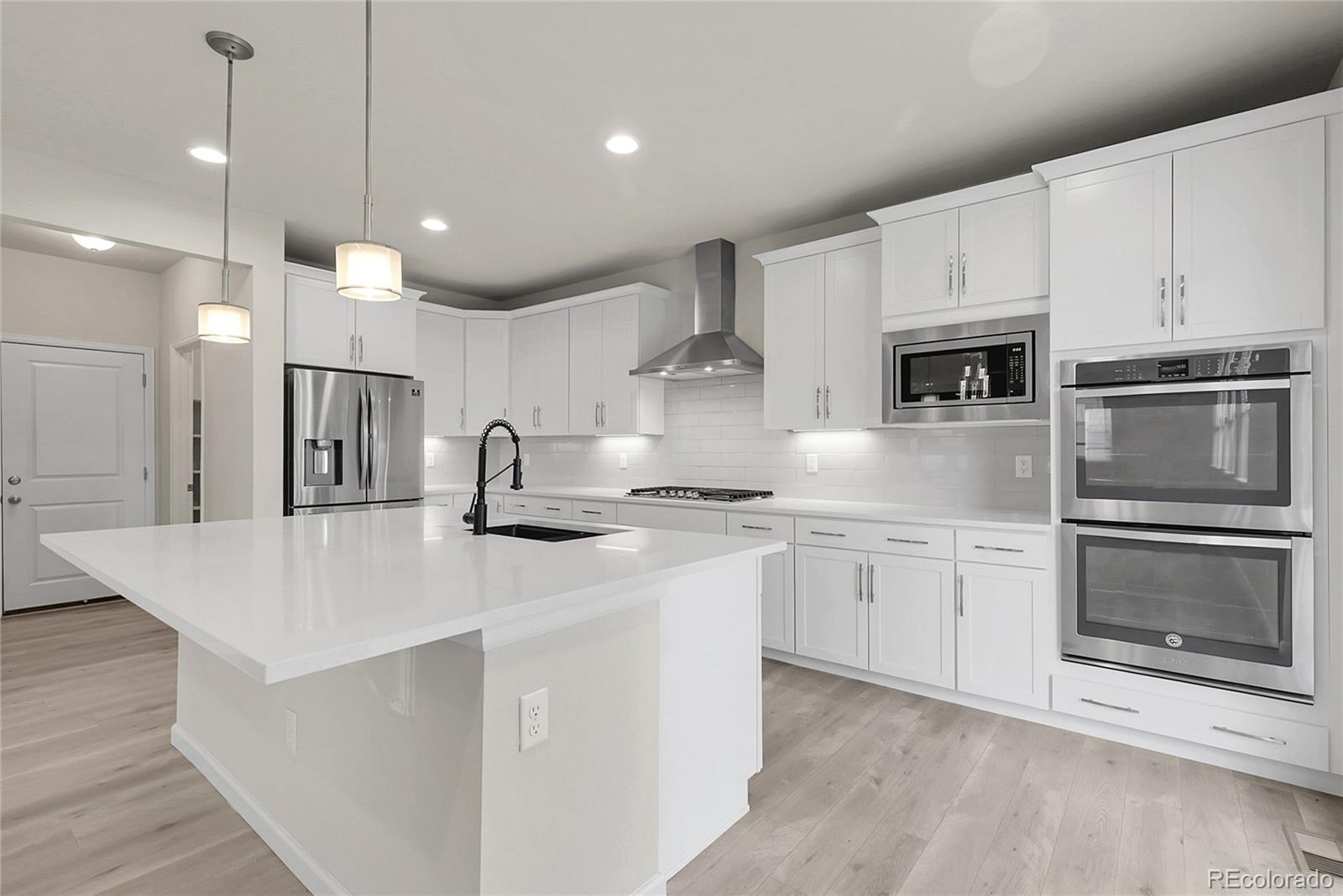 MLS Image #11 for 23895 e rocky top place,aurora, Colorado