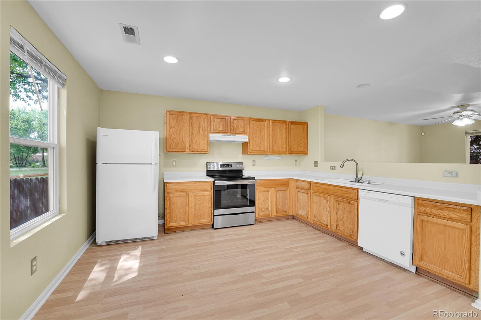 MLS Image #10 for 4267 w kenyon avenue,denver, Colorado