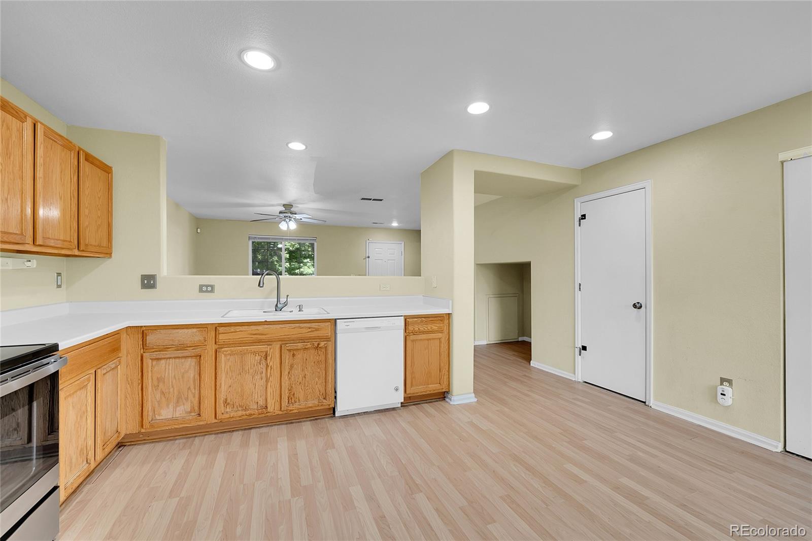 MLS Image #15 for 4267 w kenyon avenue,denver, Colorado
