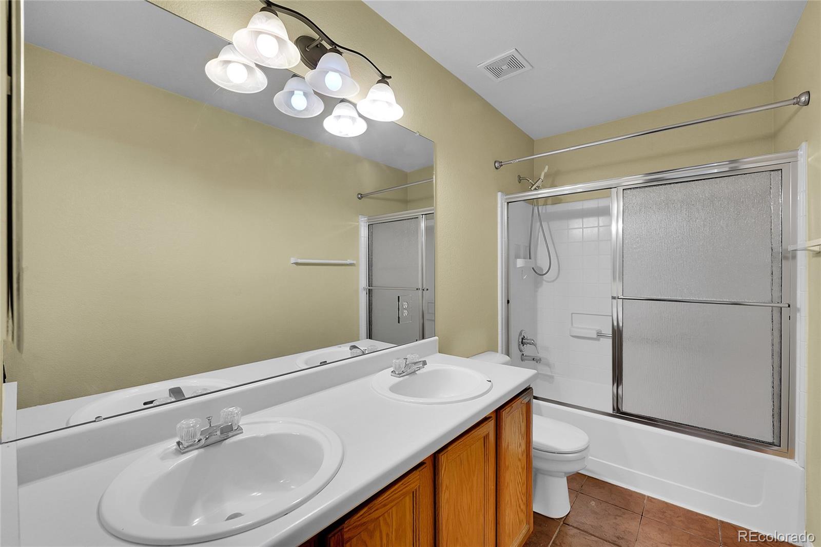 MLS Image #18 for 4267 w kenyon avenue,denver, Colorado