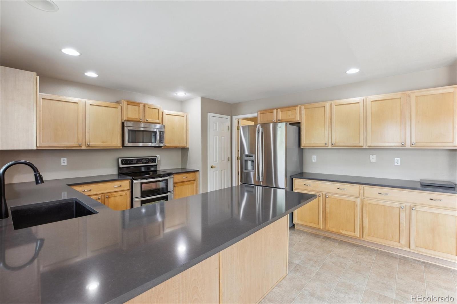MLS Image #11 for 4016 s rome street,aurora, Colorado
