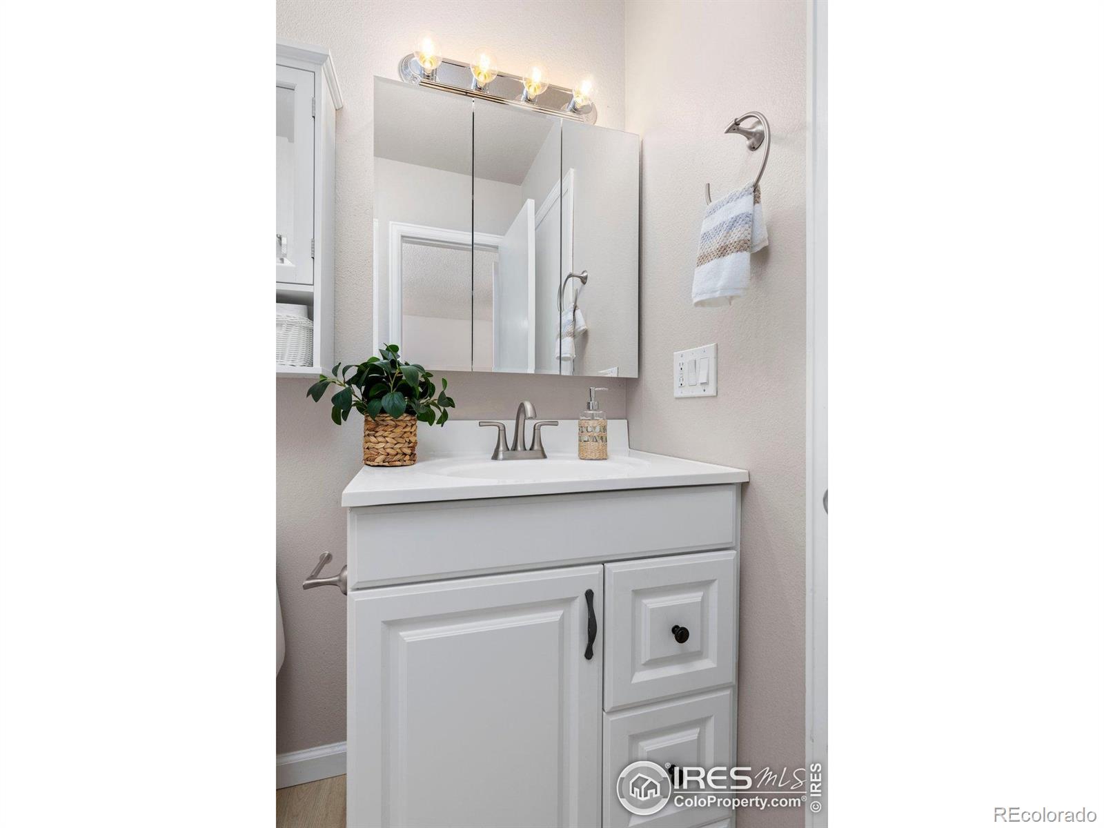 MLS Image #15 for 13441  sheridan boulevard,broomfield, Colorado
