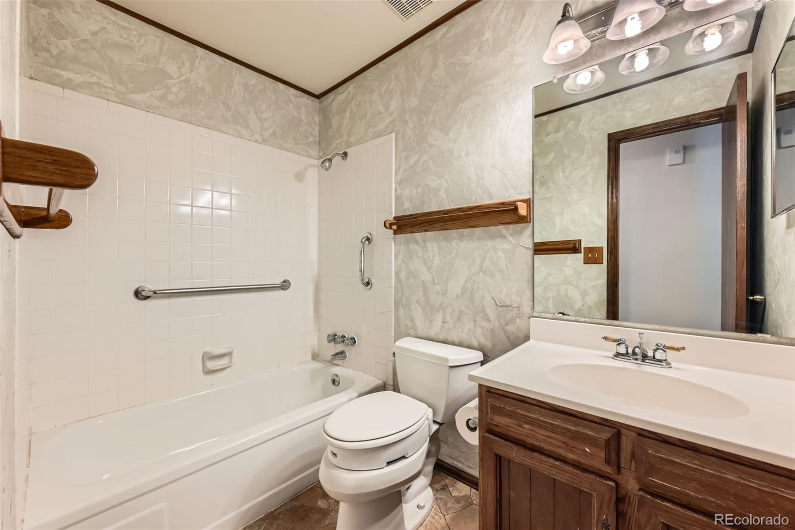 MLS Image #19 for 1431 s chambers circle,aurora, Colorado