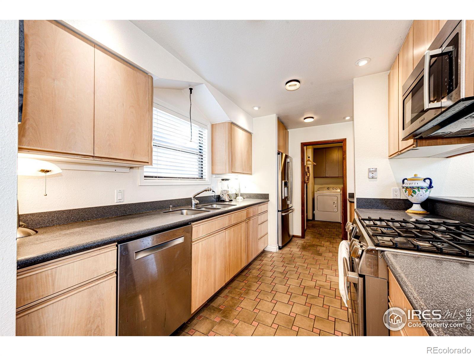 MLS Image #11 for 8483  thunderhead drive,boulder, Colorado