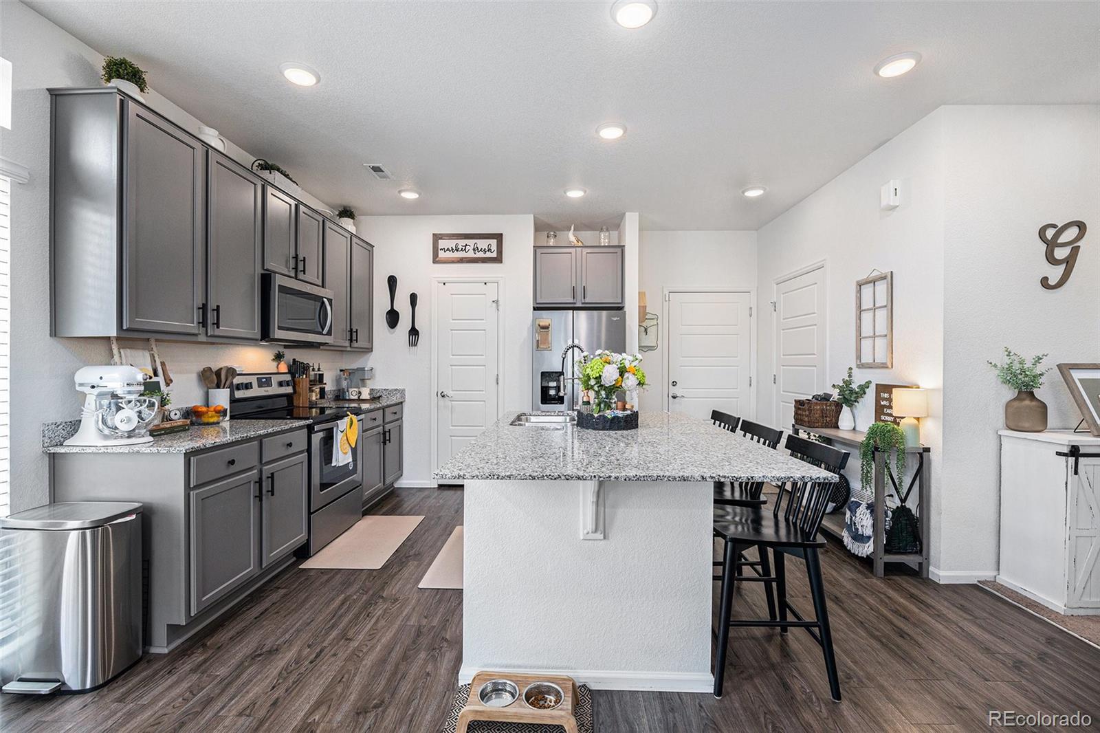 MLS Image #11 for 20000 e 40th avenue,denver, Colorado