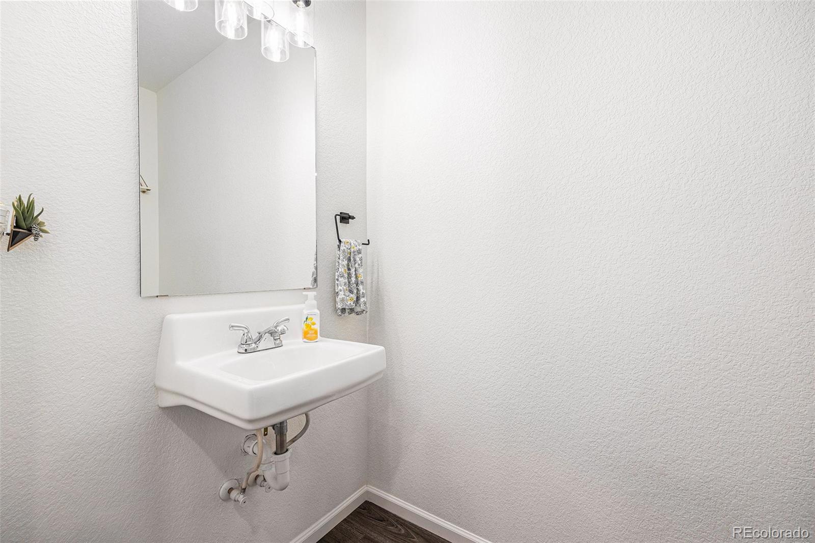 MLS Image #12 for 20000 e 40th avenue,denver, Colorado