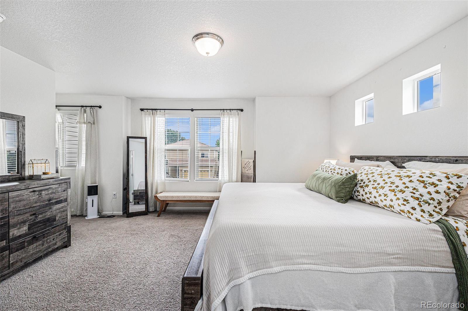 MLS Image #15 for 20000 e 40th avenue,denver, Colorado