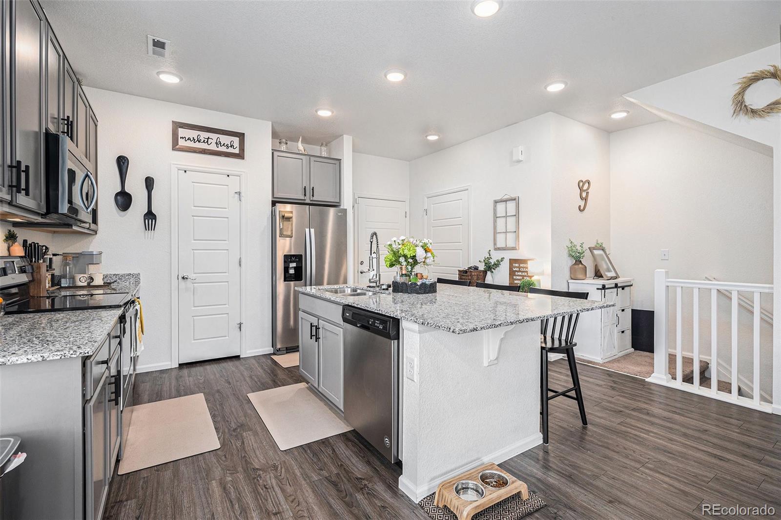 MLS Image #8 for 20000 e 40th avenue,denver, Colorado