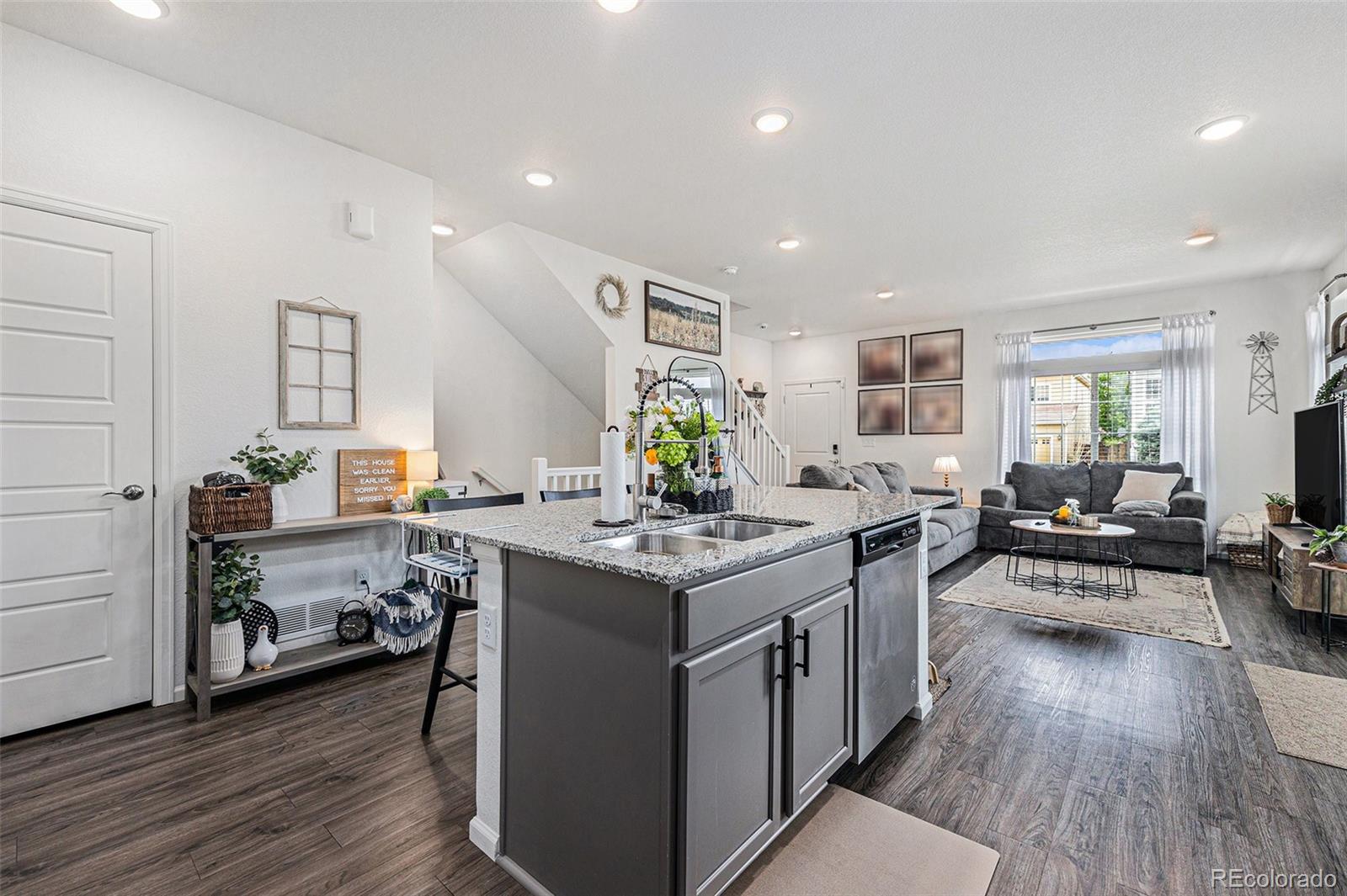 MLS Image #9 for 20000 e 40th avenue,denver, Colorado