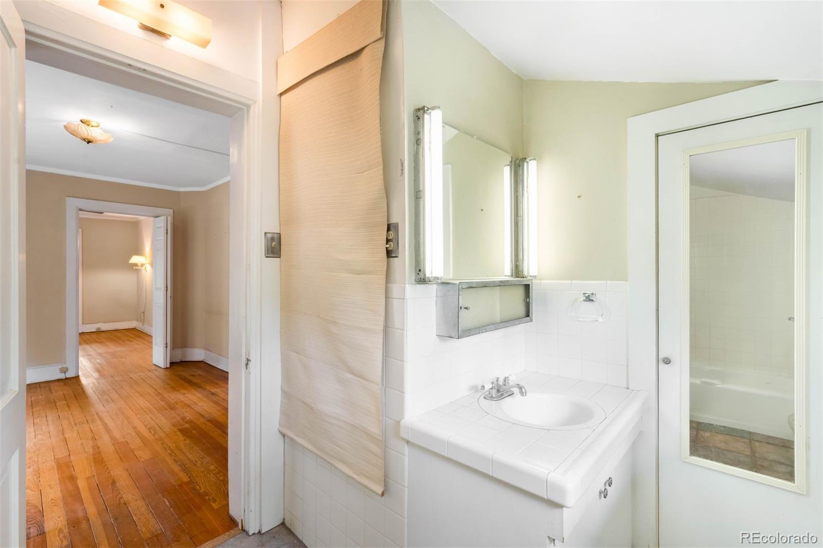 MLS Image #16 for 130 s humboldt street,denver, Colorado