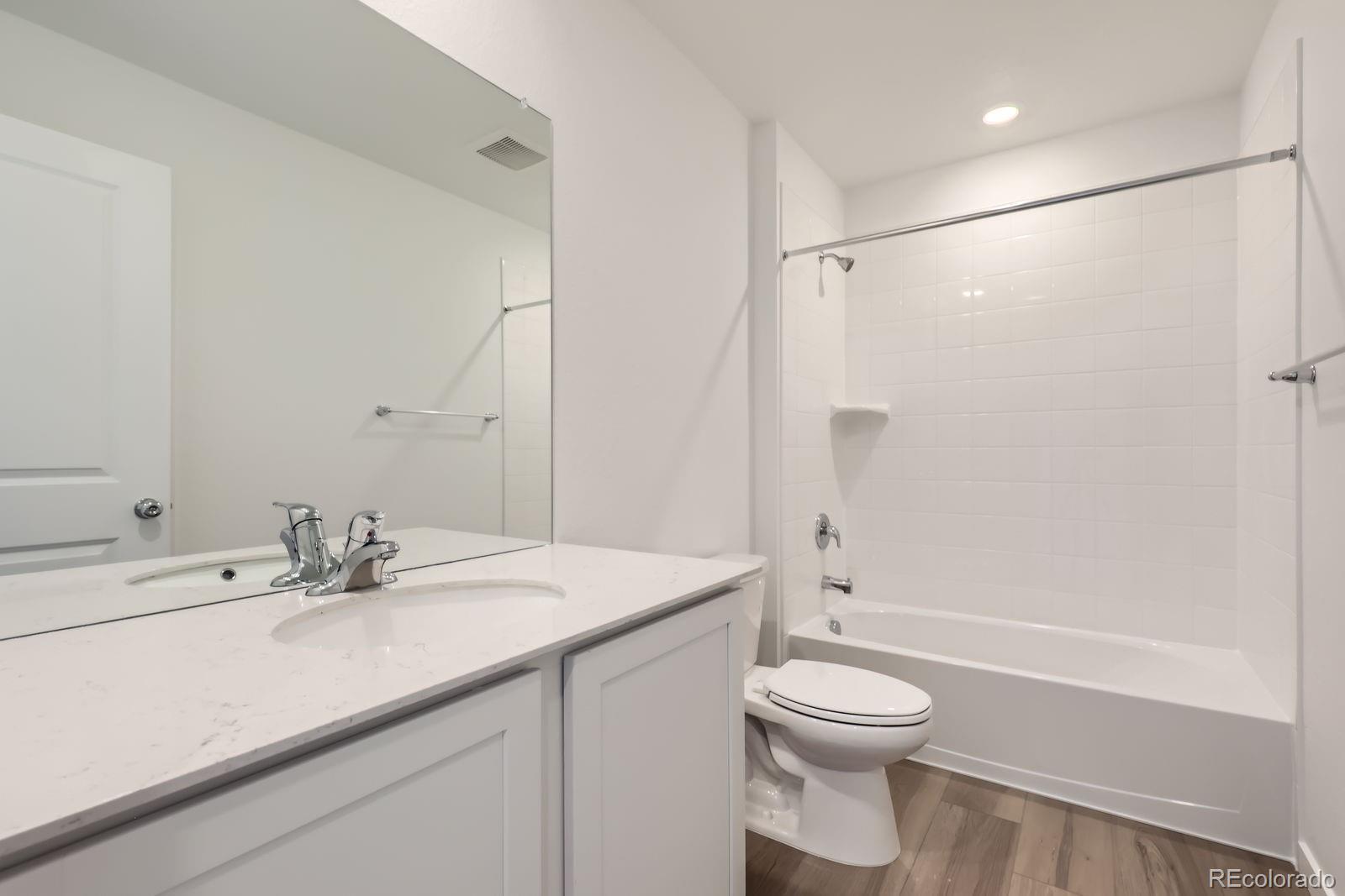MLS Image #10 for 21935 e 39th place,aurora, Colorado
