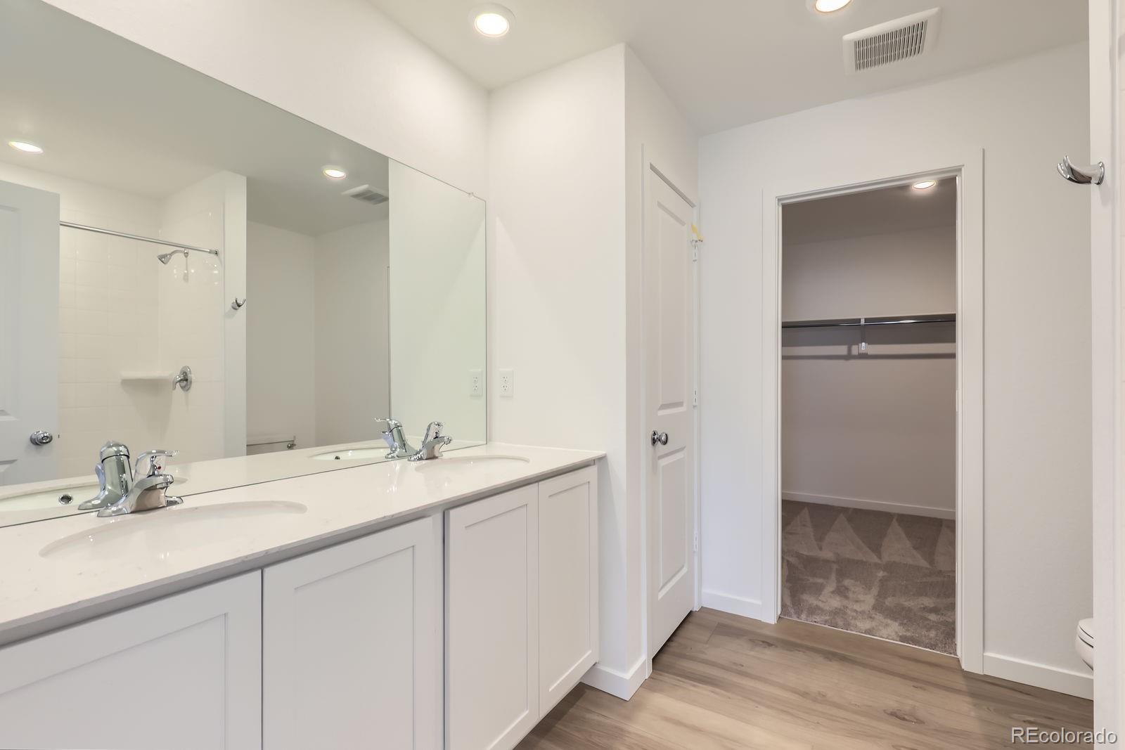 MLS Image #7 for 21935 e 39th place,aurora, Colorado