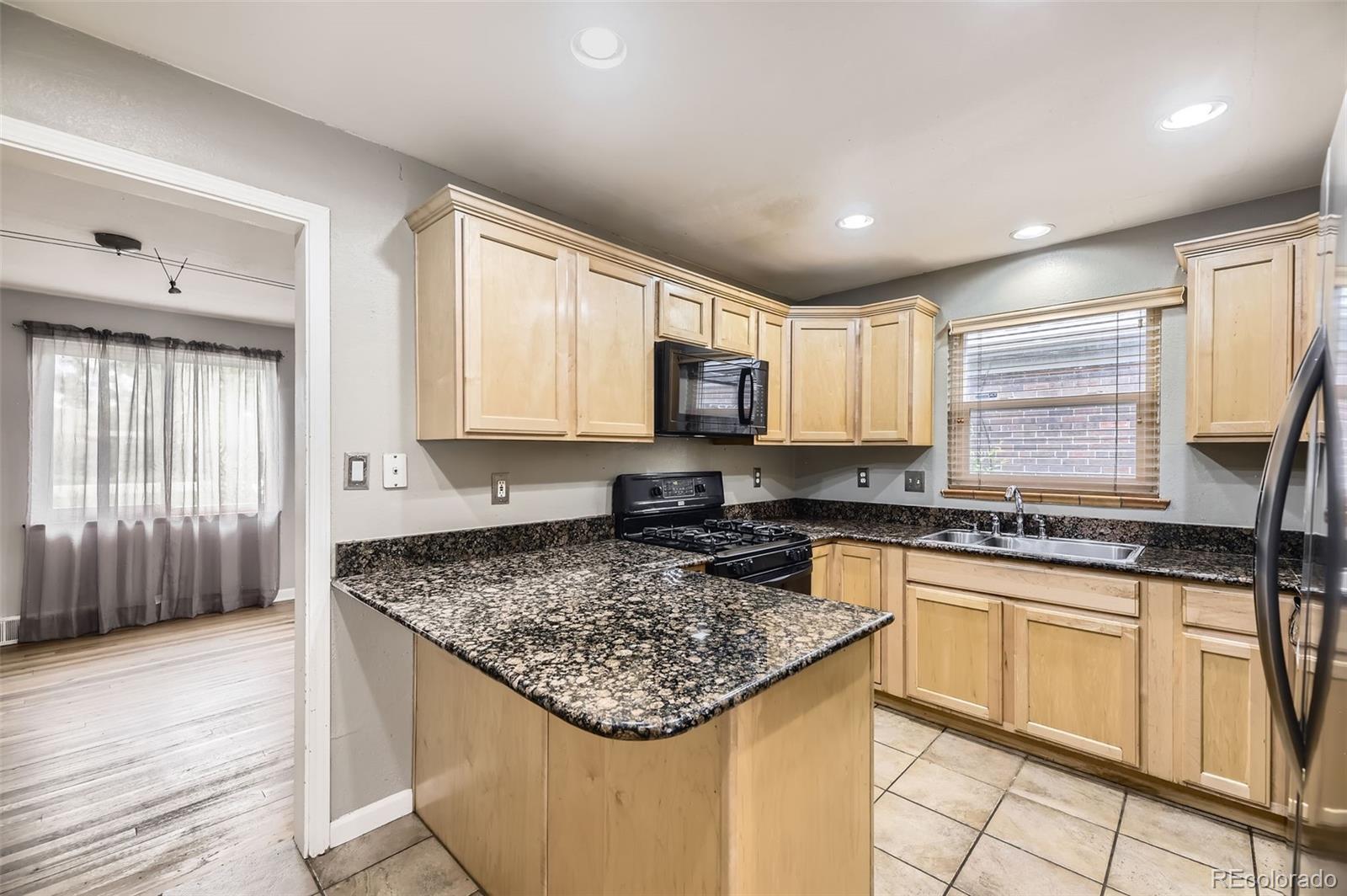 MLS Image #3 for 1691  poplar street,denver, Colorado