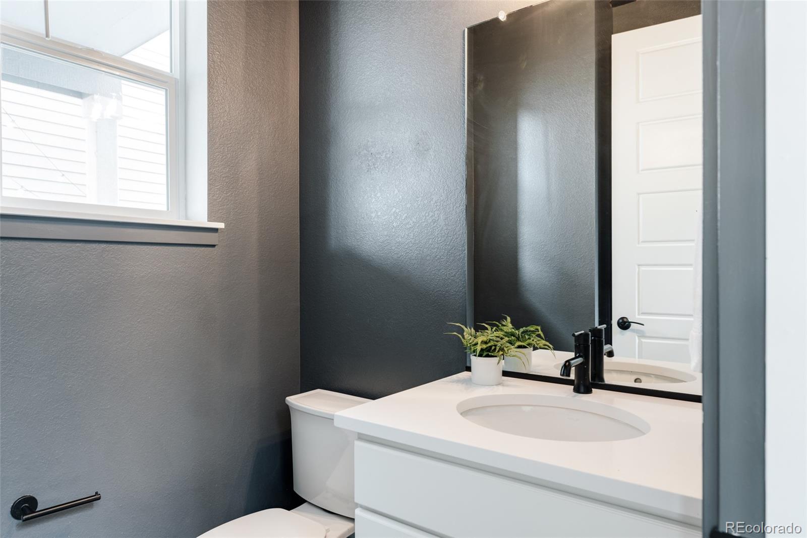 MLS Image #12 for 10025 e 63rd avenue,denver, Colorado