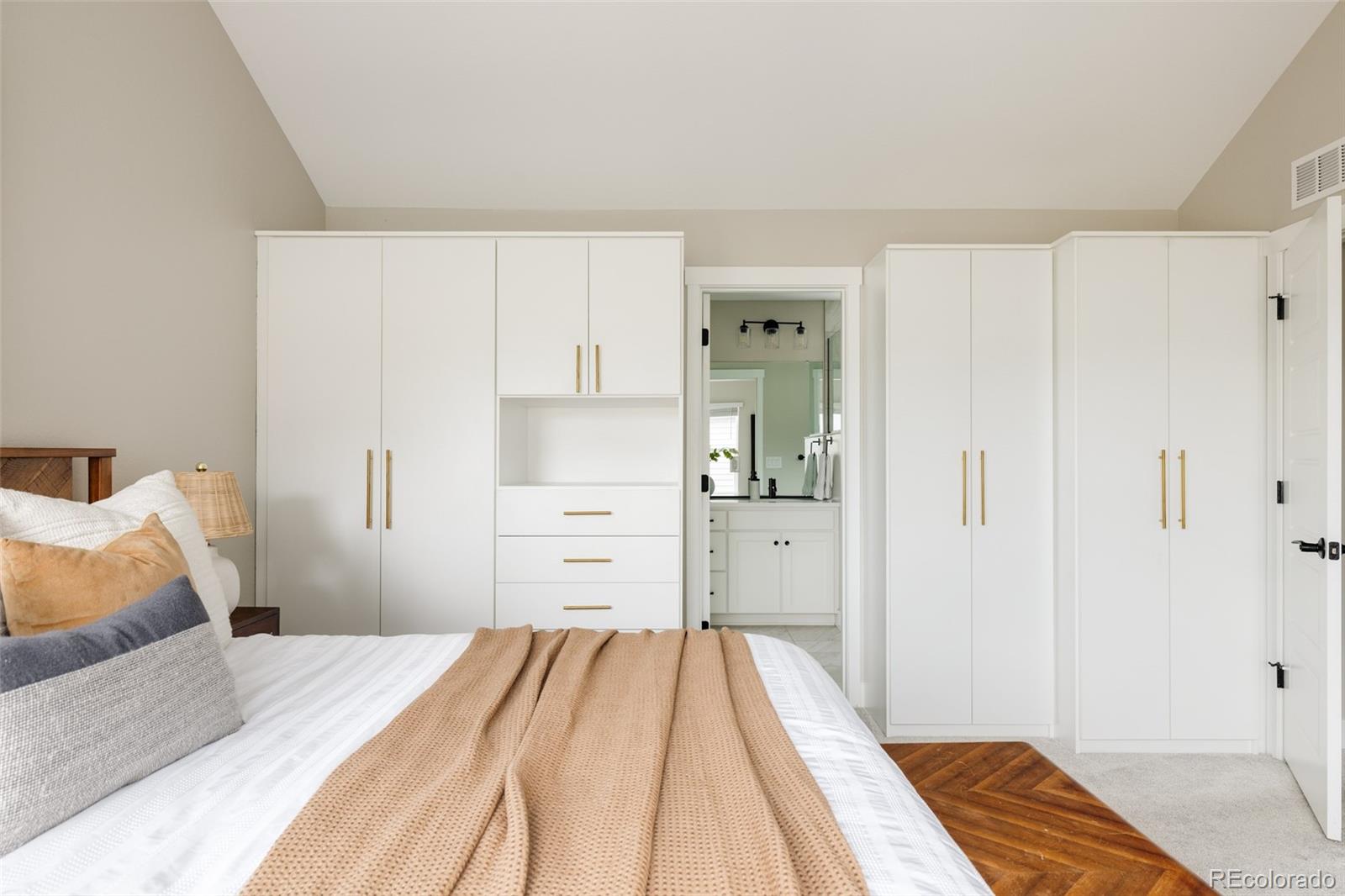 MLS Image #16 for 10025 e 63rd avenue,denver, Colorado