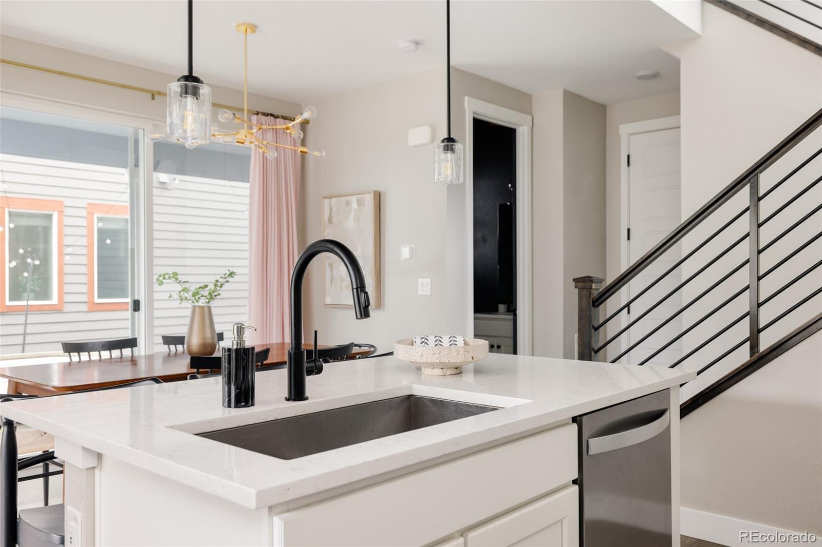 MLS Image #8 for 10025 e 63rd avenue,denver, Colorado