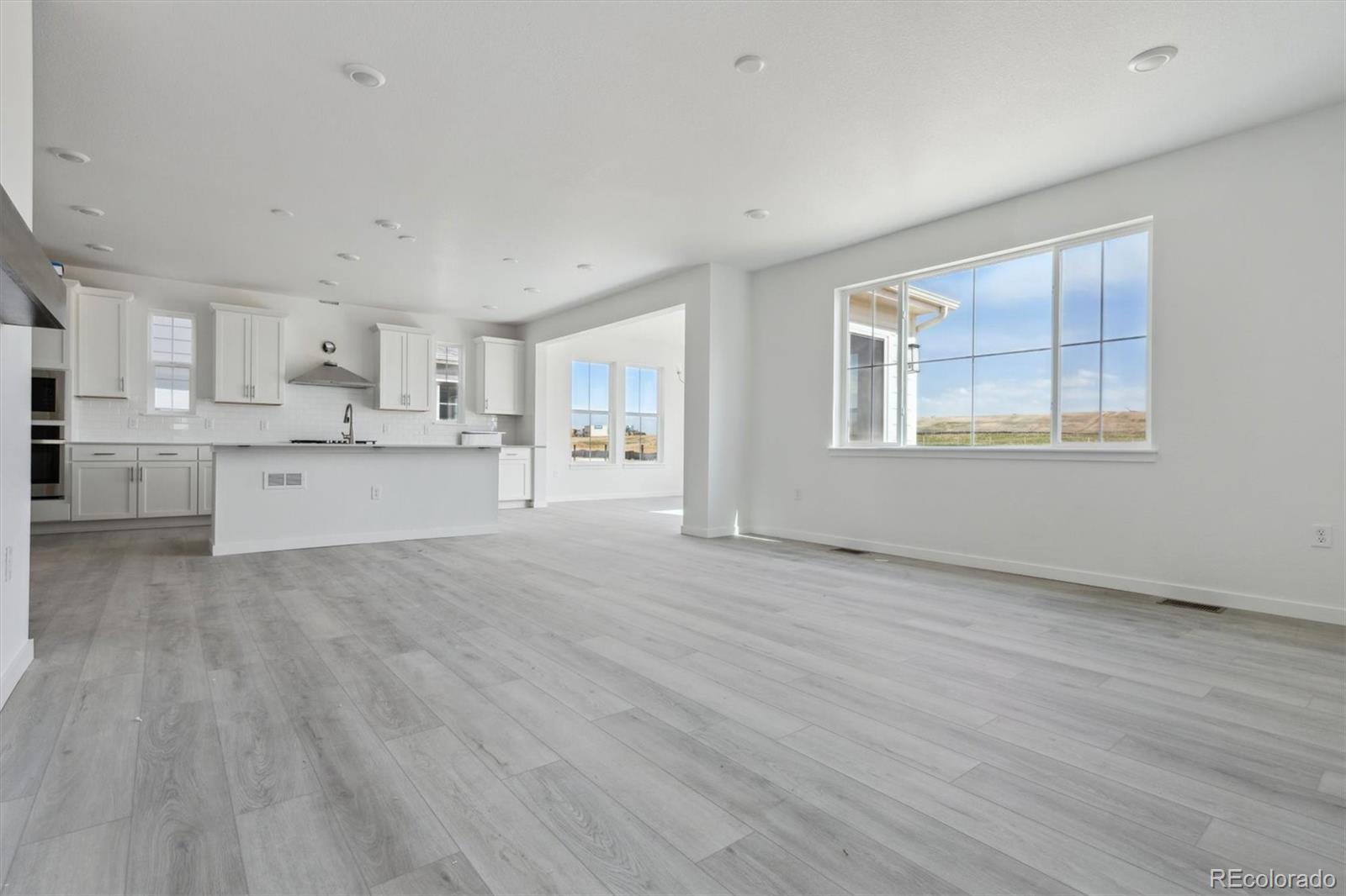 MLS Image #10 for 25234 e warren place,aurora, Colorado