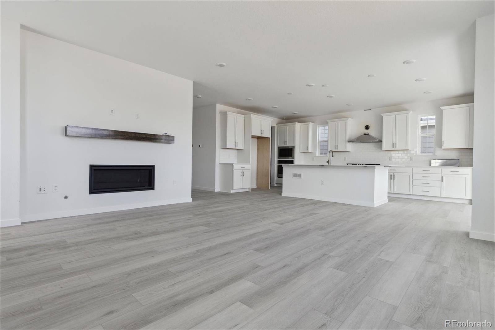 MLS Image #11 for 25234 e warren place,aurora, Colorado