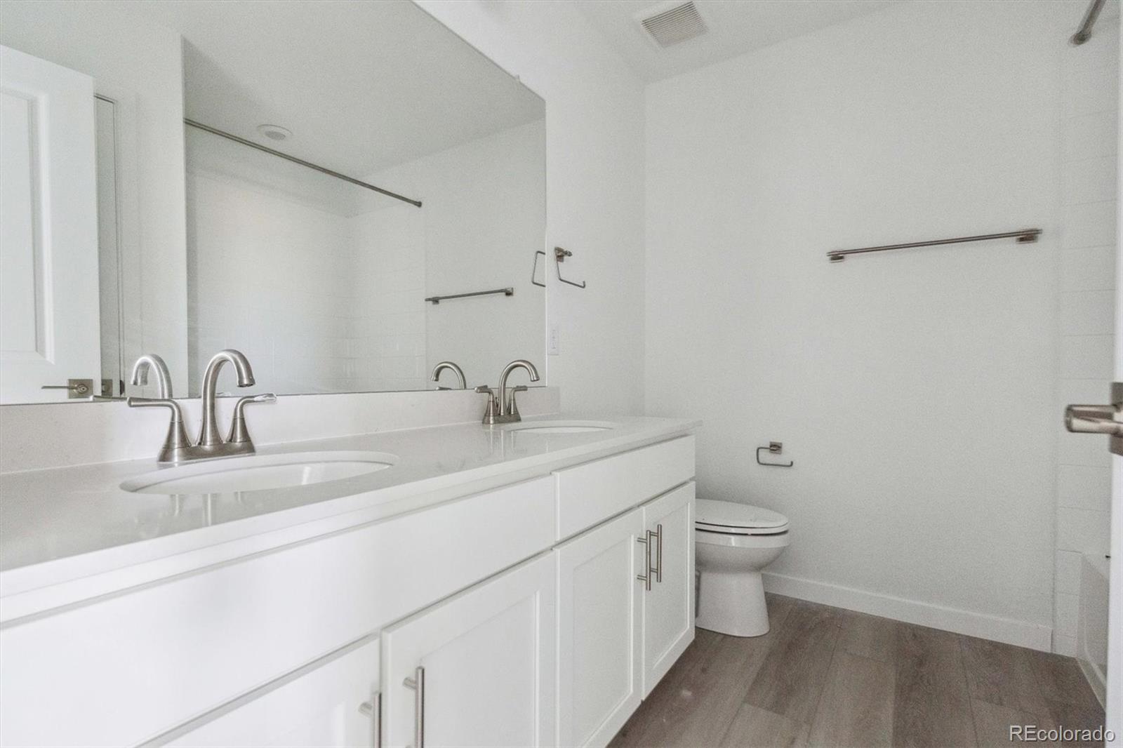 MLS Image #17 for 25234 e warren place,aurora, Colorado