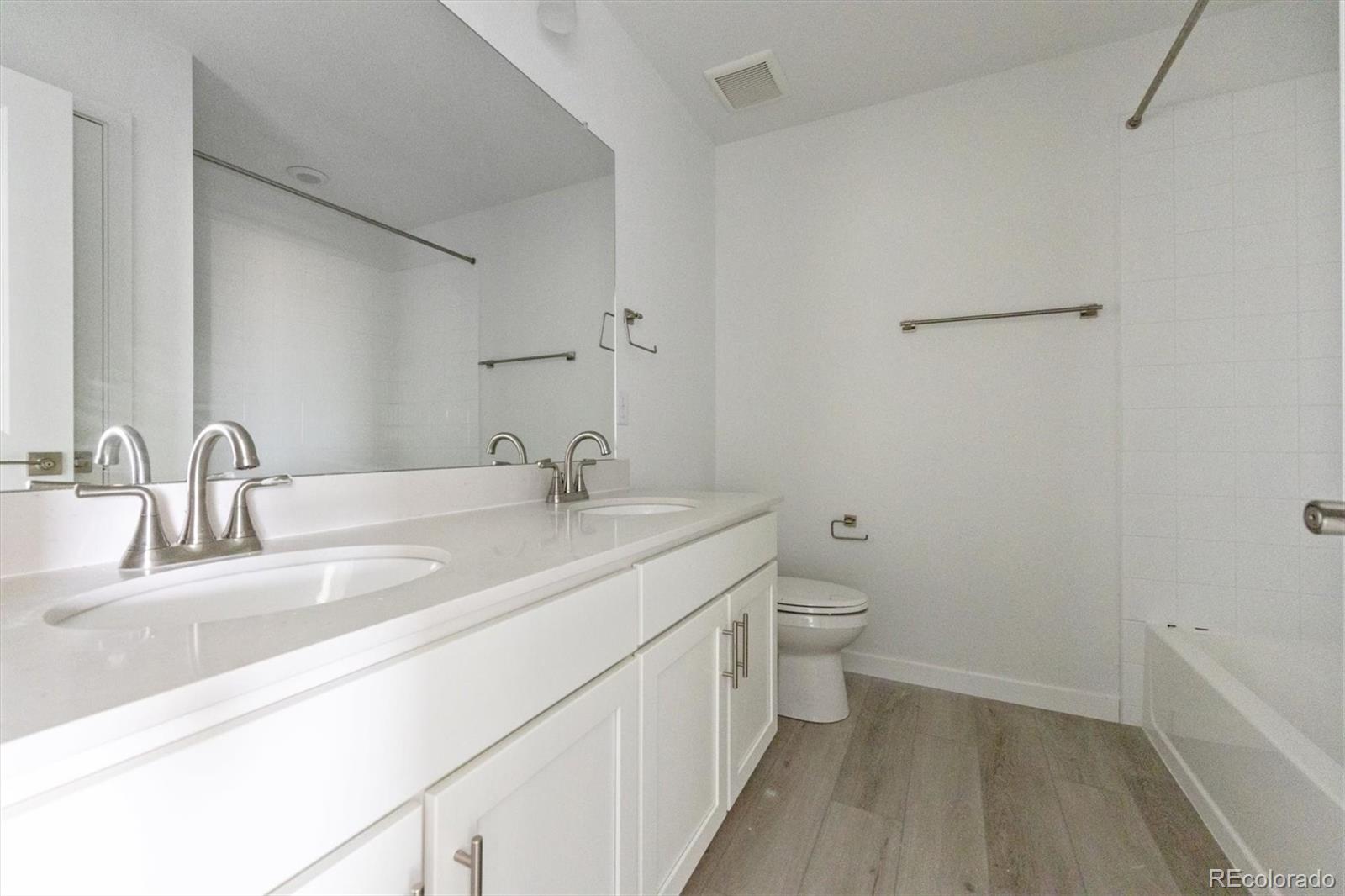 MLS Image #21 for 25234 e warren place,aurora, Colorado