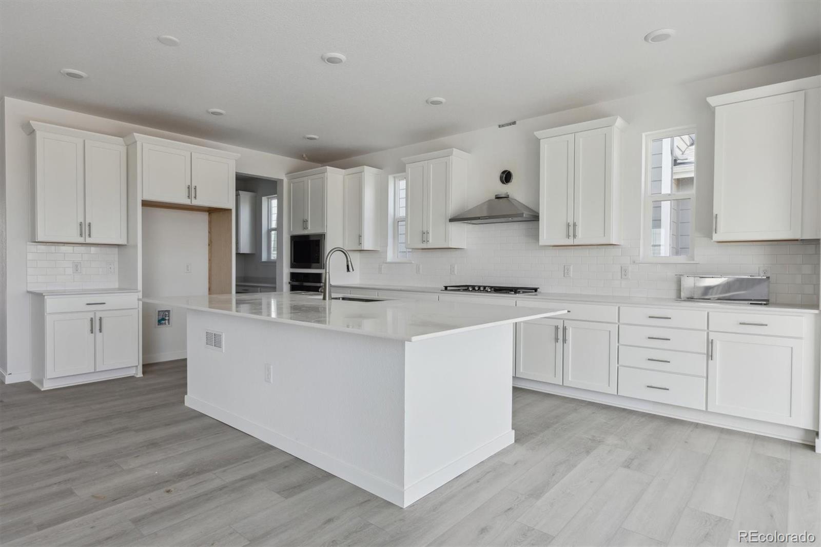 MLS Image #5 for 25234 e warren place,aurora, Colorado