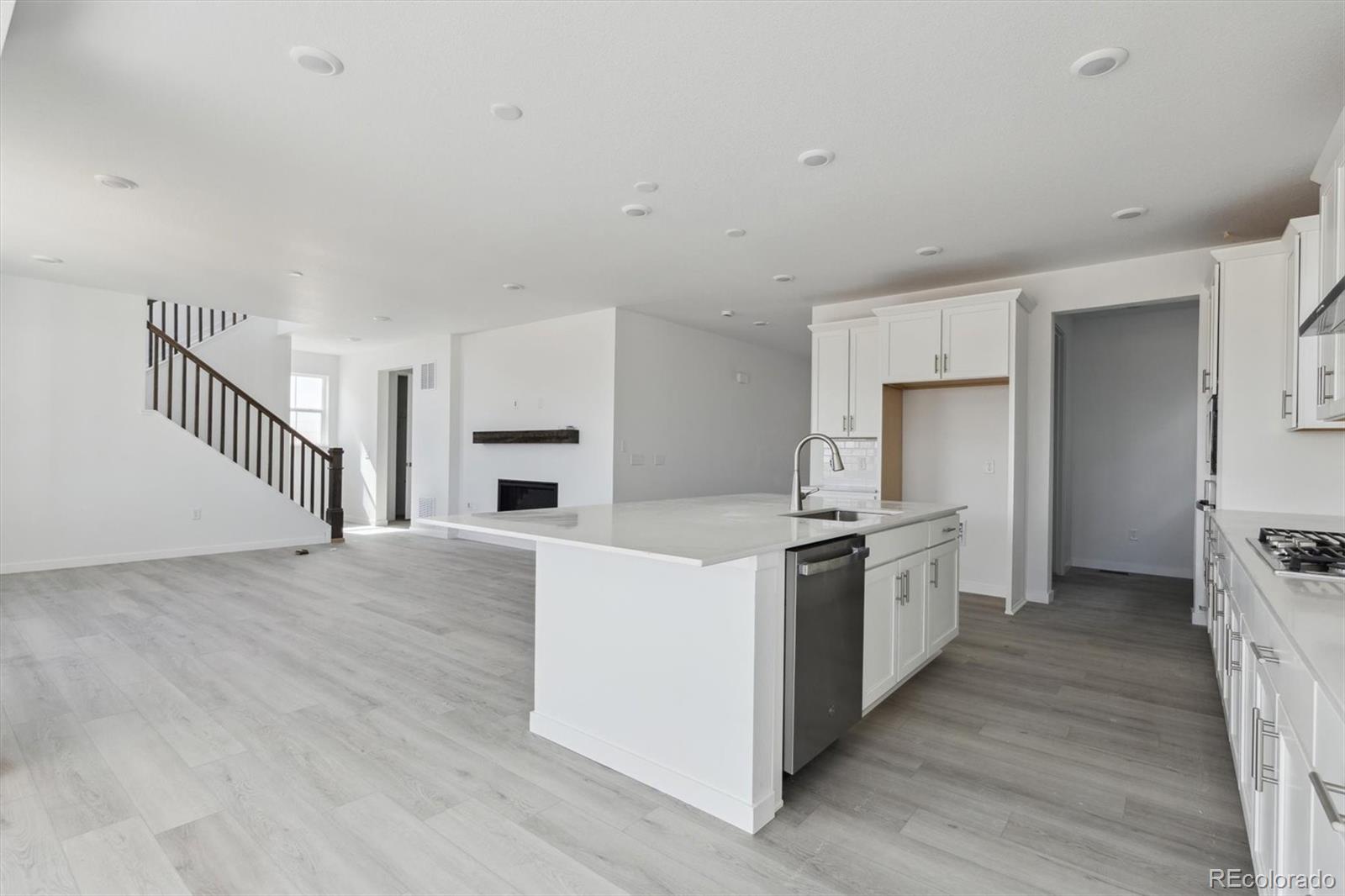 MLS Image #6 for 25234 e warren place,aurora, Colorado