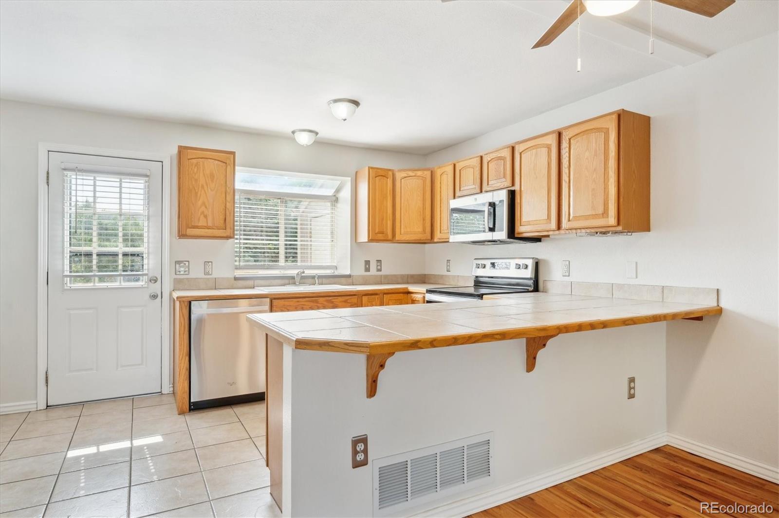 MLS Image #6 for 9621 w chatfield avenue,littleton, Colorado