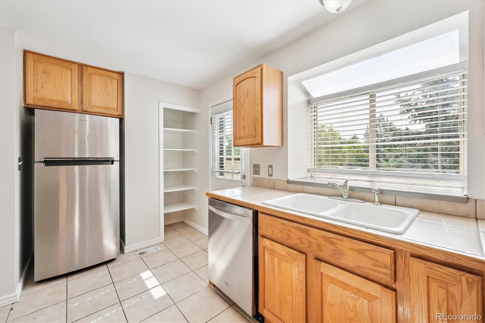 MLS Image #9 for 9621 w chatfield avenue,littleton, Colorado