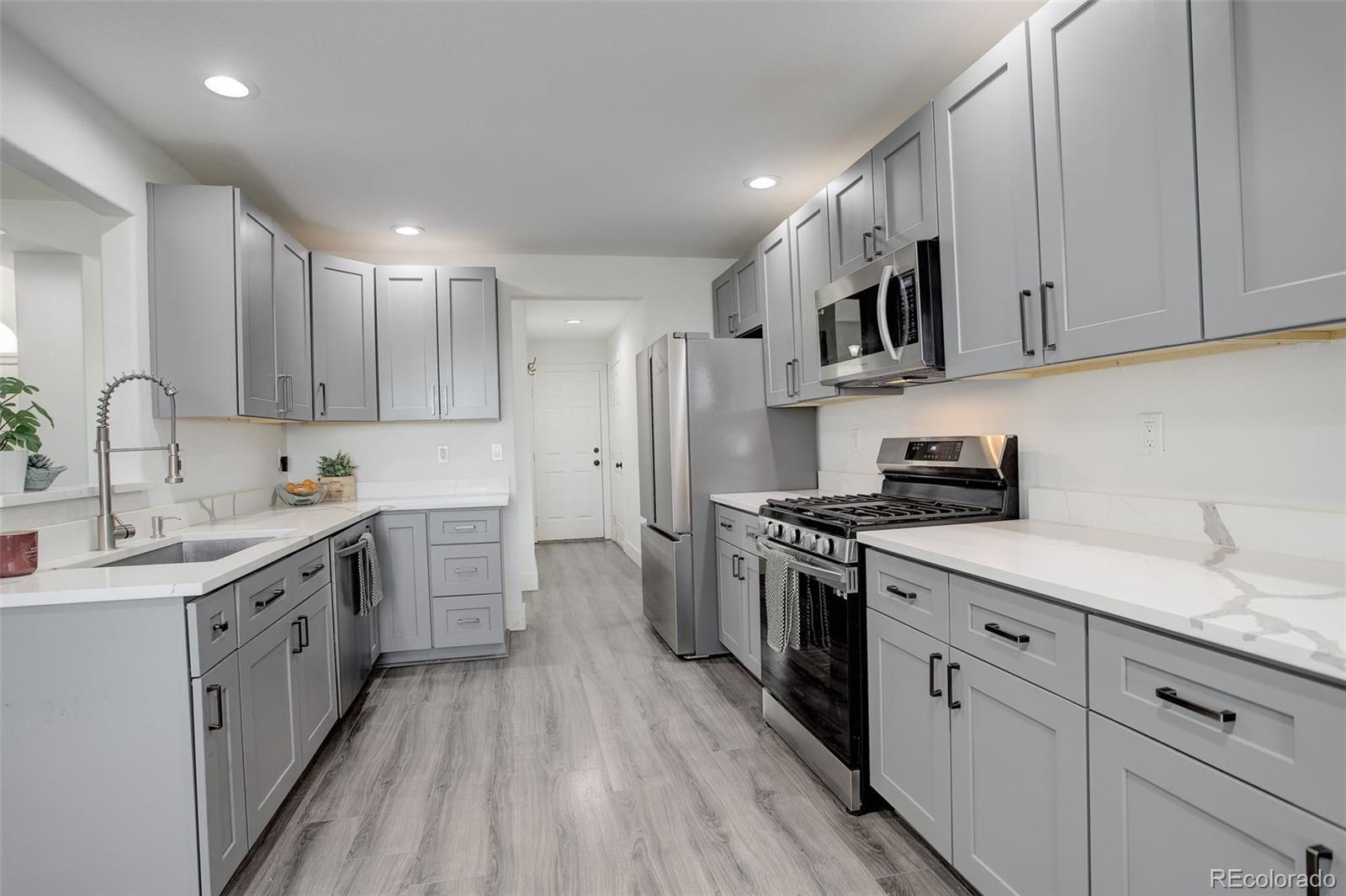 MLS Image #10 for 4270  defoe street,strasburg, Colorado