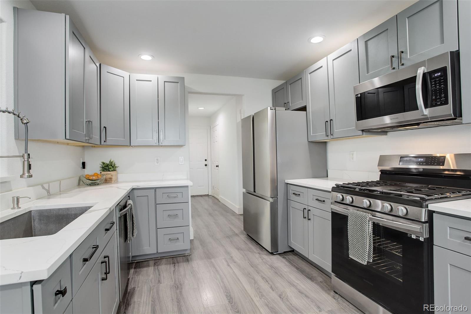 MLS Image #9 for 4270  defoe street,strasburg, Colorado