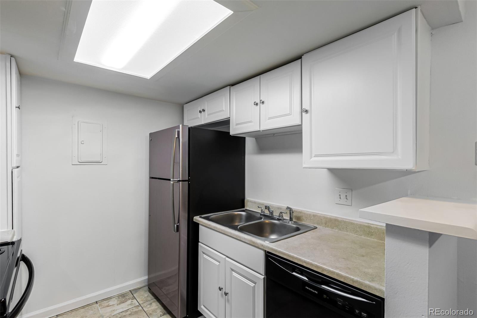 MLS Image #11 for 910 s walden street,aurora, Colorado