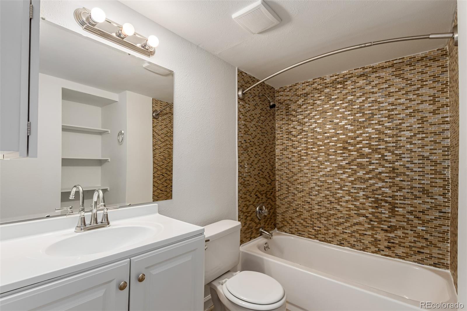 MLS Image #14 for 910 s walden street,aurora, Colorado