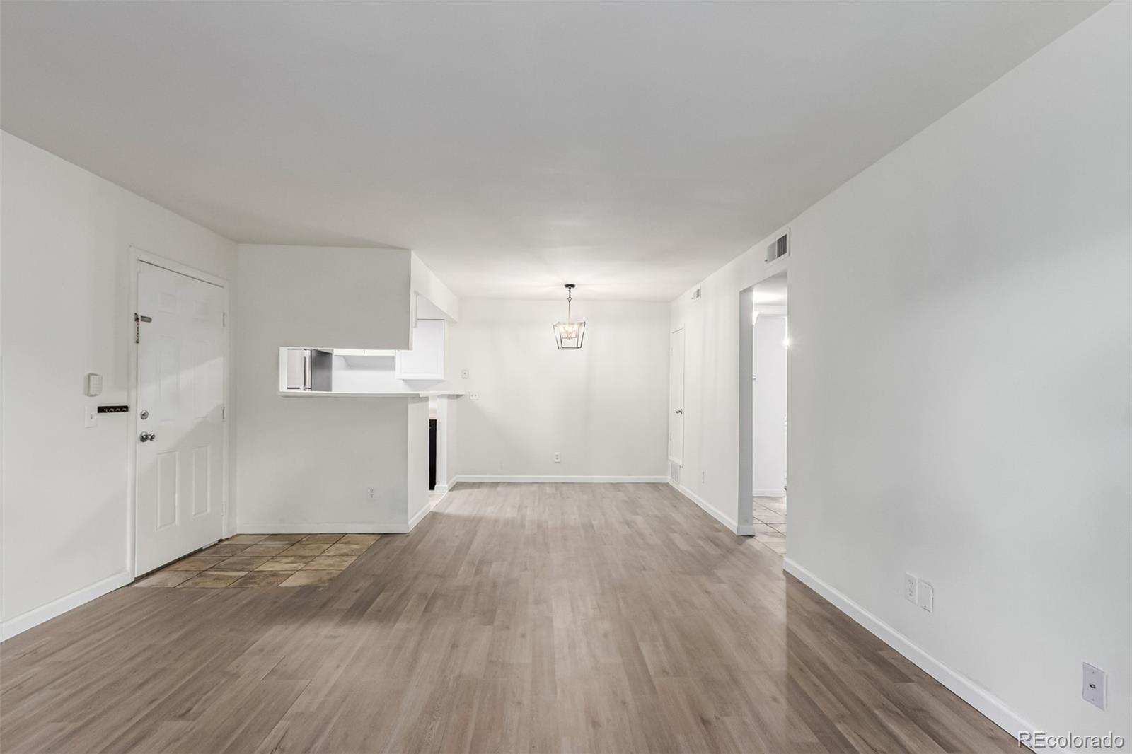 MLS Image #6 for 910 s walden street,aurora, Colorado