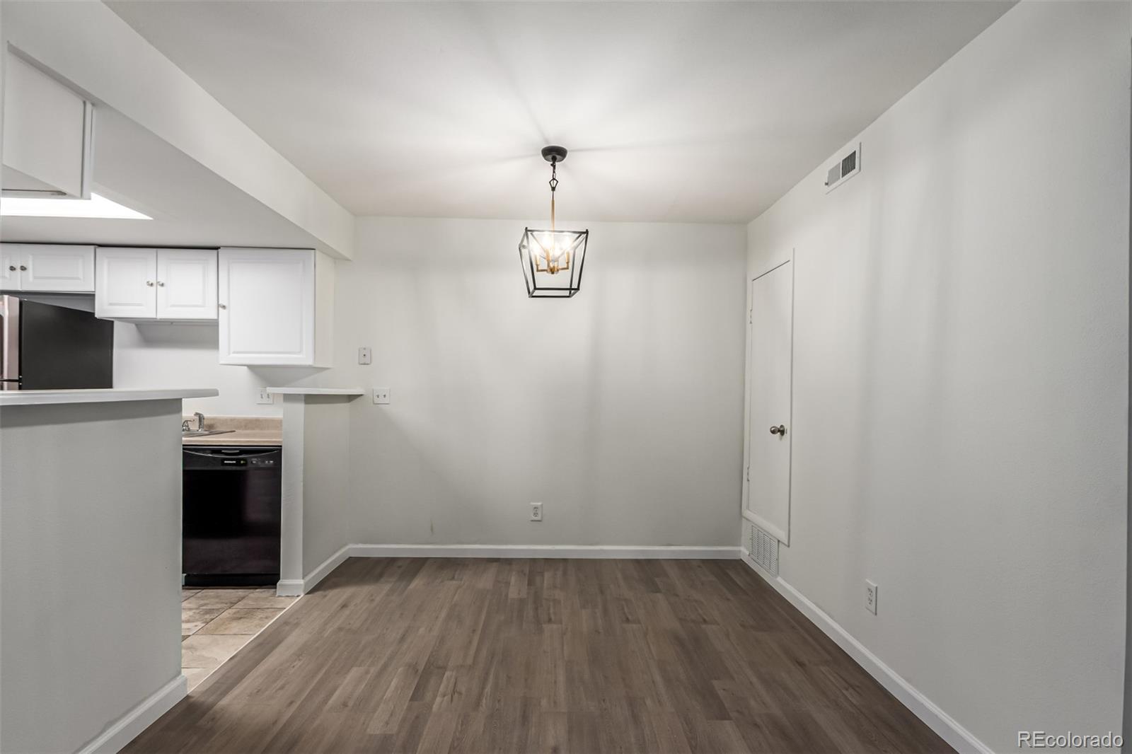 MLS Image #8 for 910 s walden street,aurora, Colorado