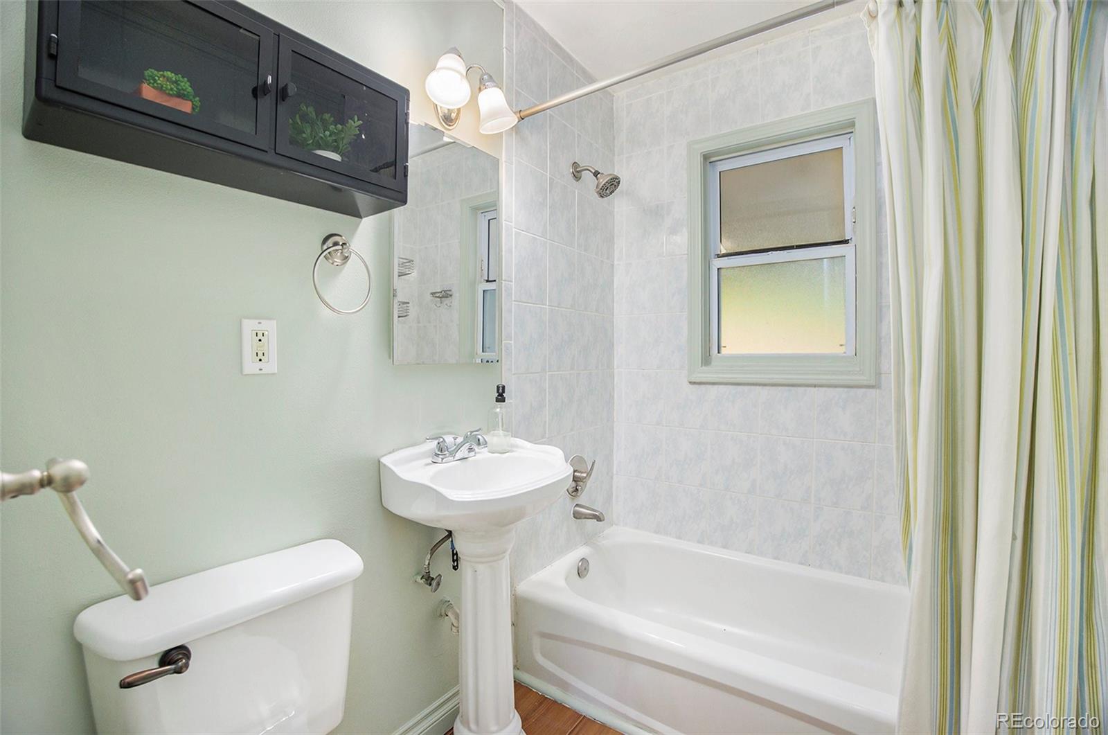 MLS Image #10 for 2595 s irving street,denver, Colorado