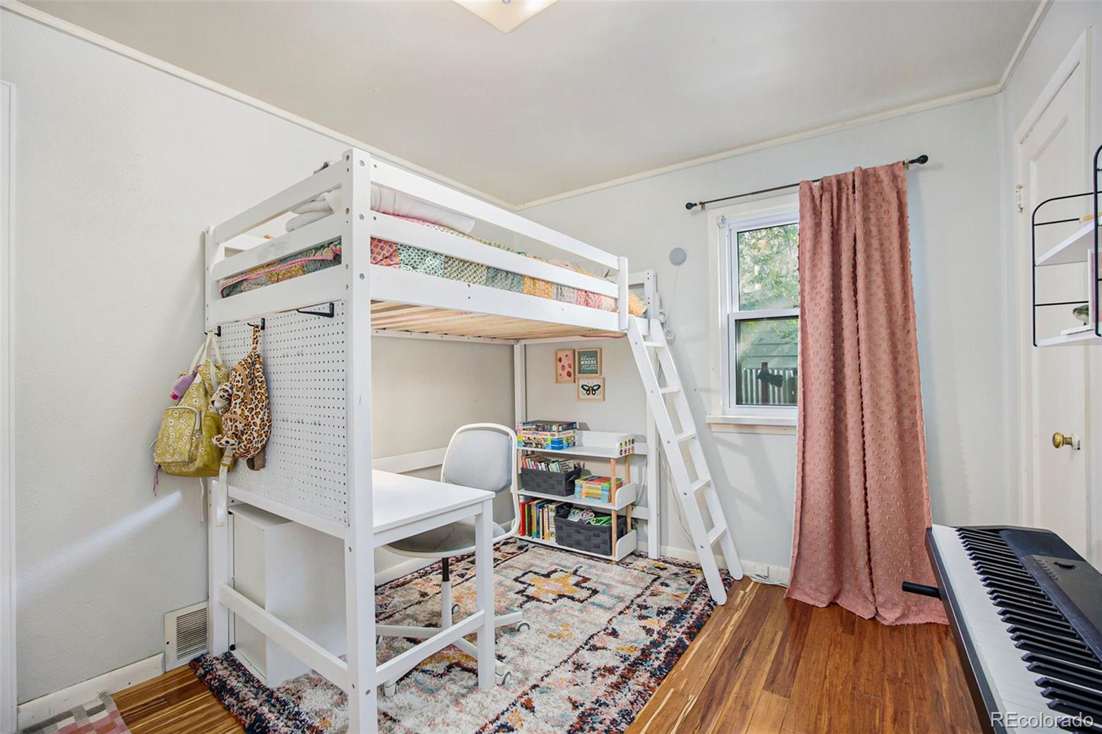 MLS Image #11 for 2595 s irving street,denver, Colorado