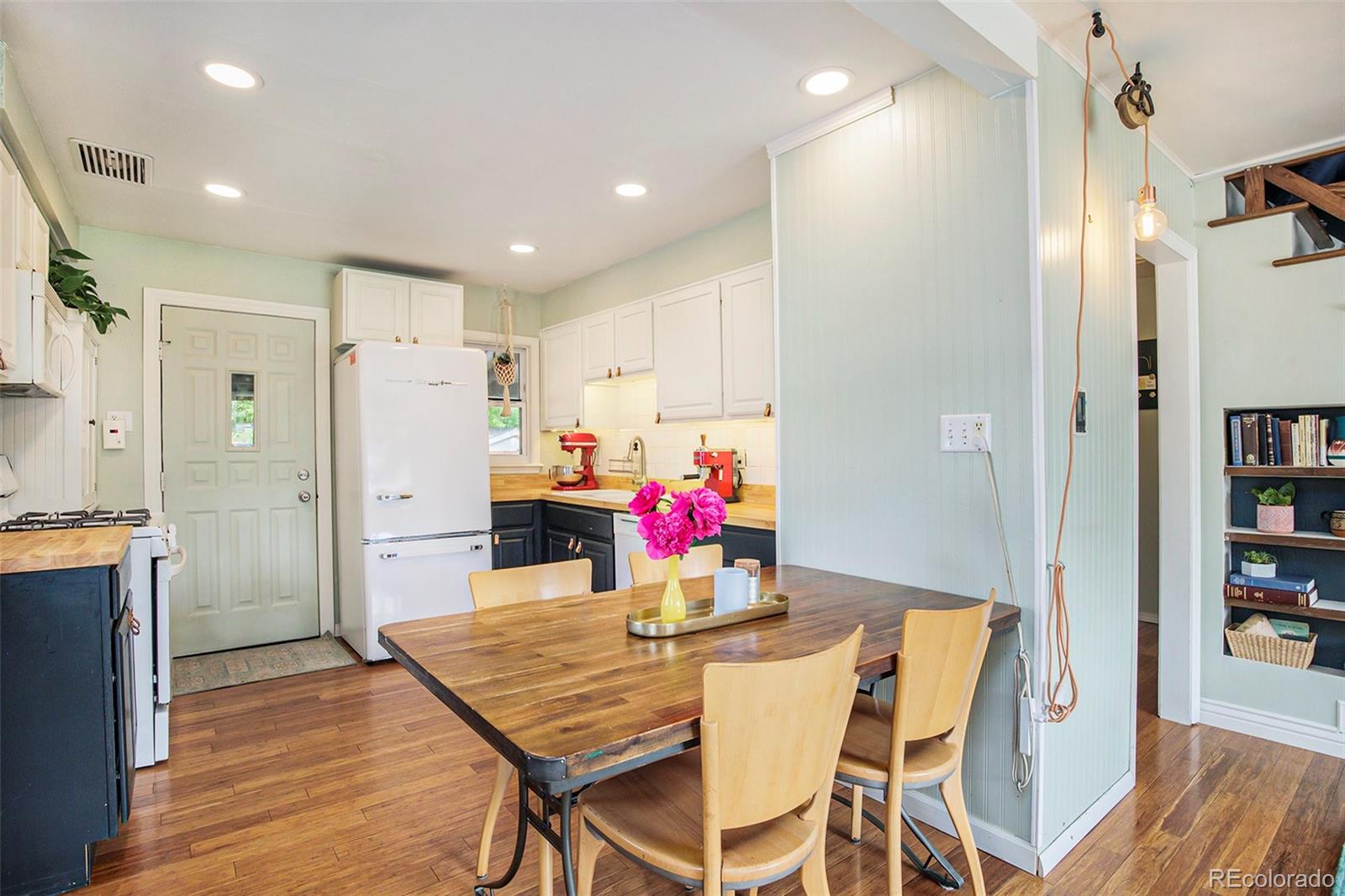MLS Image #5 for 2595 s irving street,denver, Colorado
