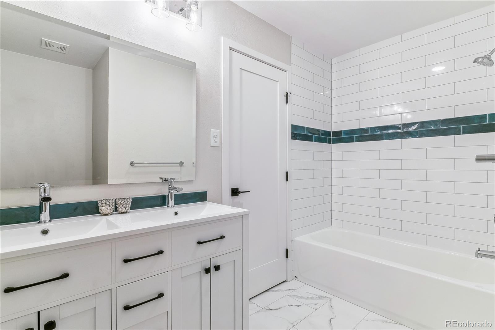 MLS Image #20 for 7649 e amherst avenue,denver, Colorado