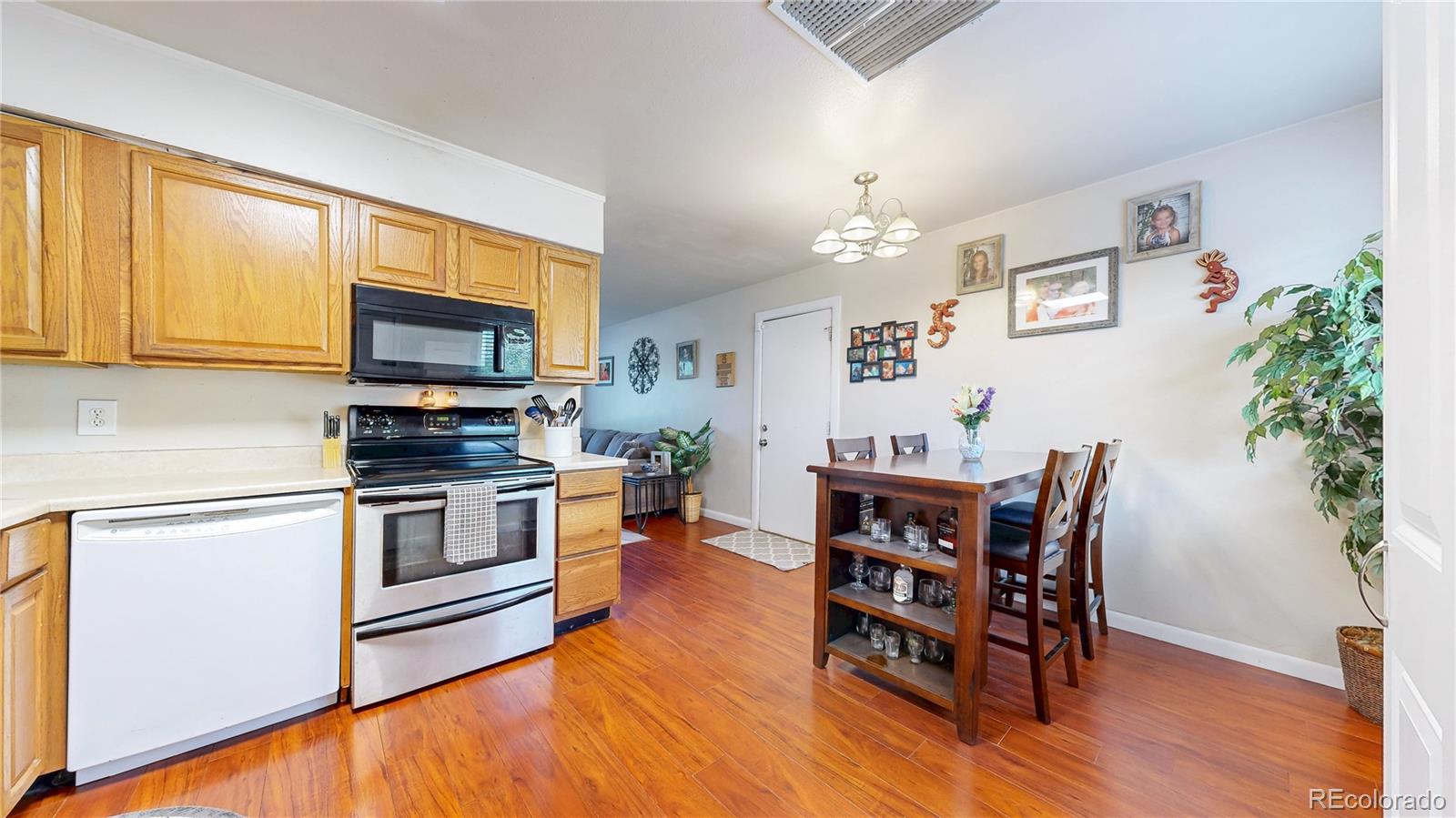 MLS Image #5 for 821  clarkson court,denver, Colorado
