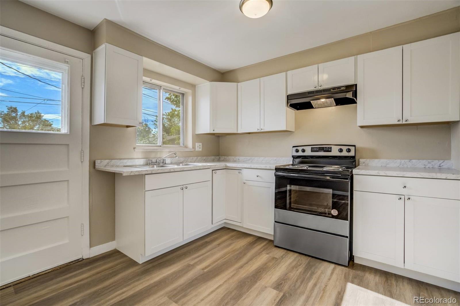 MLS Image #10 for 3055  carson street,aurora, Colorado